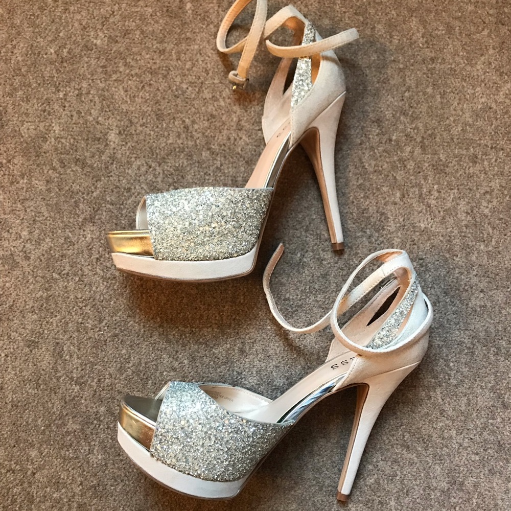 Guess platform silver sparkle 6.5
